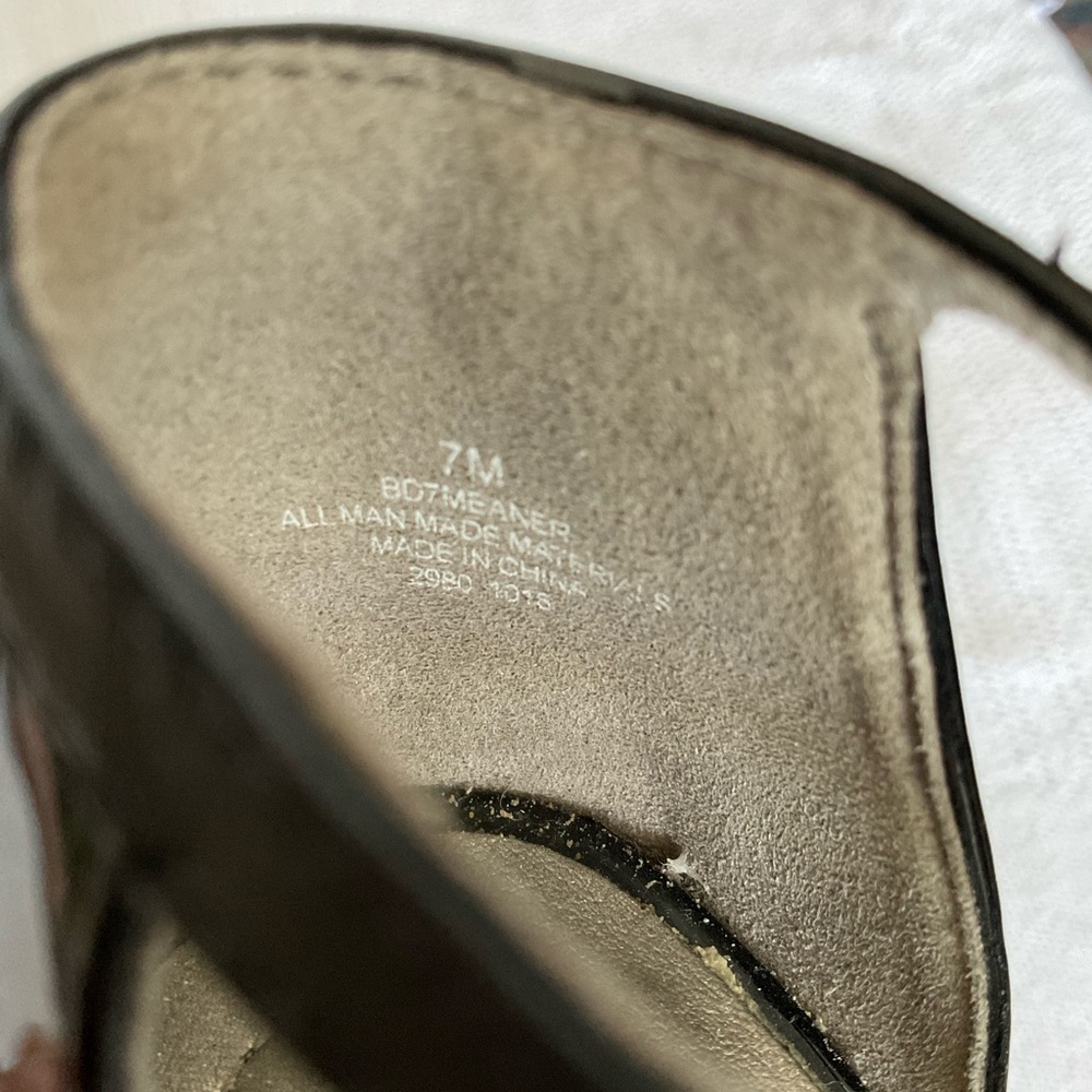Bandolino Black Stiletto Heels with Minimalist Straps - Picture 8 of 10